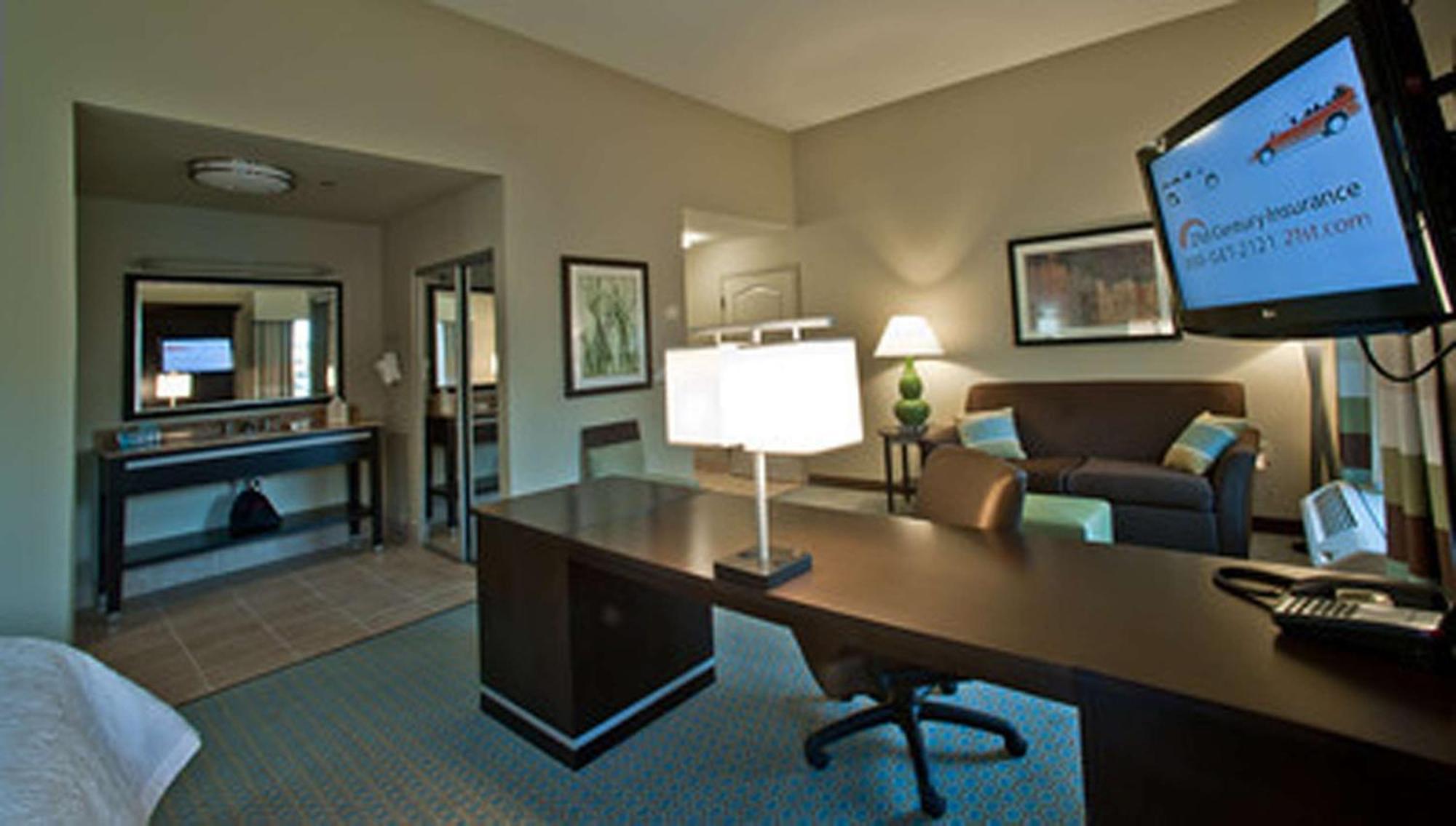 Hampton Inn&suites 3*
