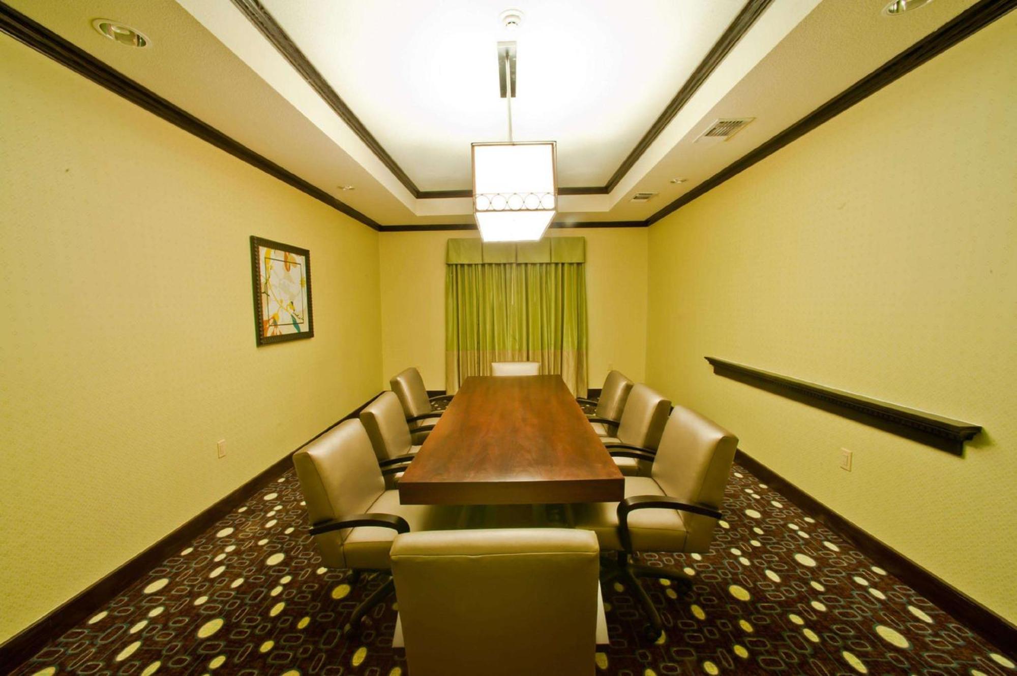 Hampton Inn&suites Hotel