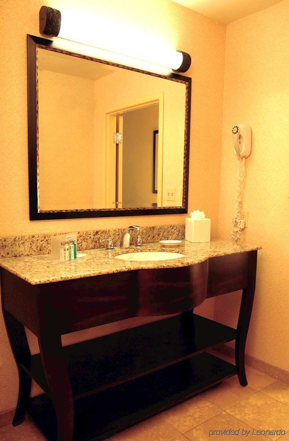 Hampton Inn&suites 3*